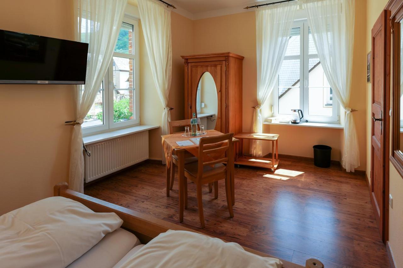 Hotel Alte Buergermeisterei Ediger-Eller Dış mekan fotoğraf