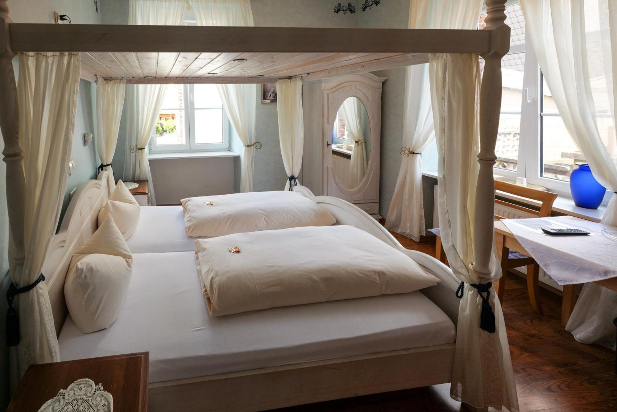 Hotel Alte Buergermeisterei Ediger-Eller Dış mekan fotoğraf