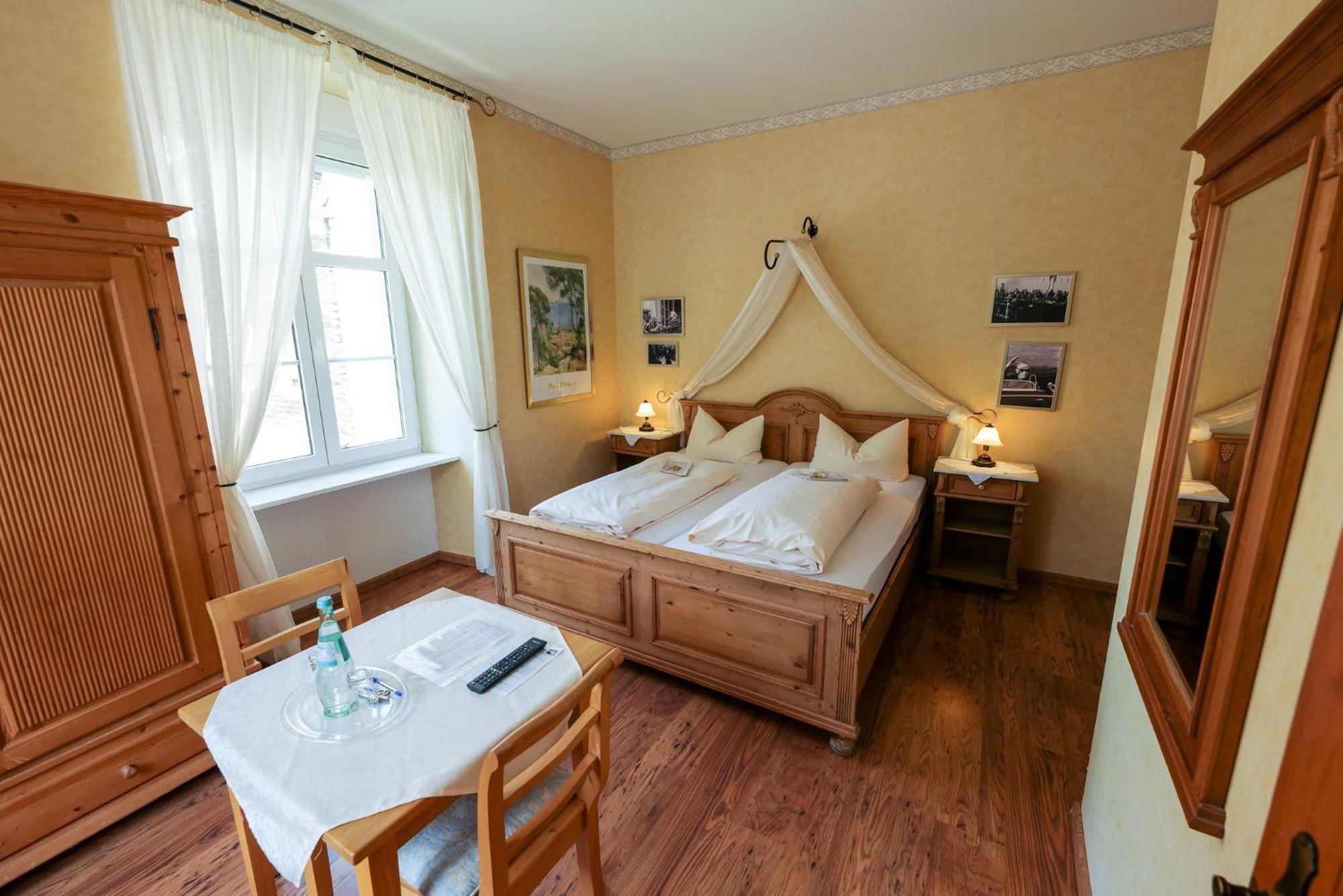 Hotel Alte Buergermeisterei Ediger-Eller Dış mekan fotoğraf